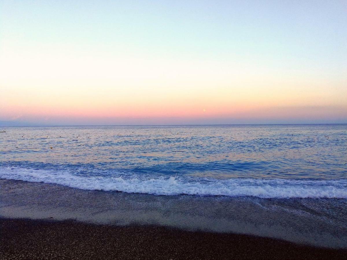 Taormina By The Sea Apartment มาซเซโอ ภายนอก รูปภาพ