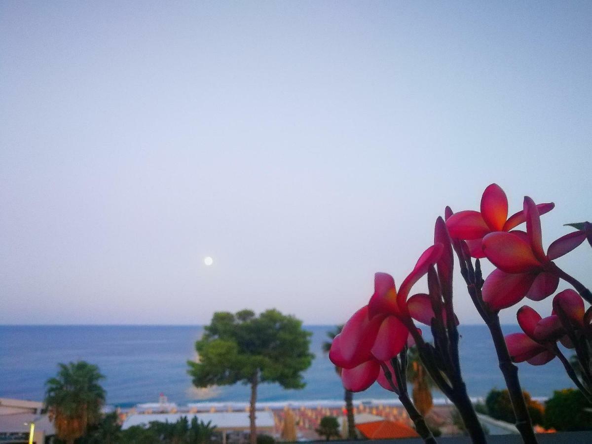 Taormina By The Sea Apartment มาซเซโอ ภายนอก รูปภาพ