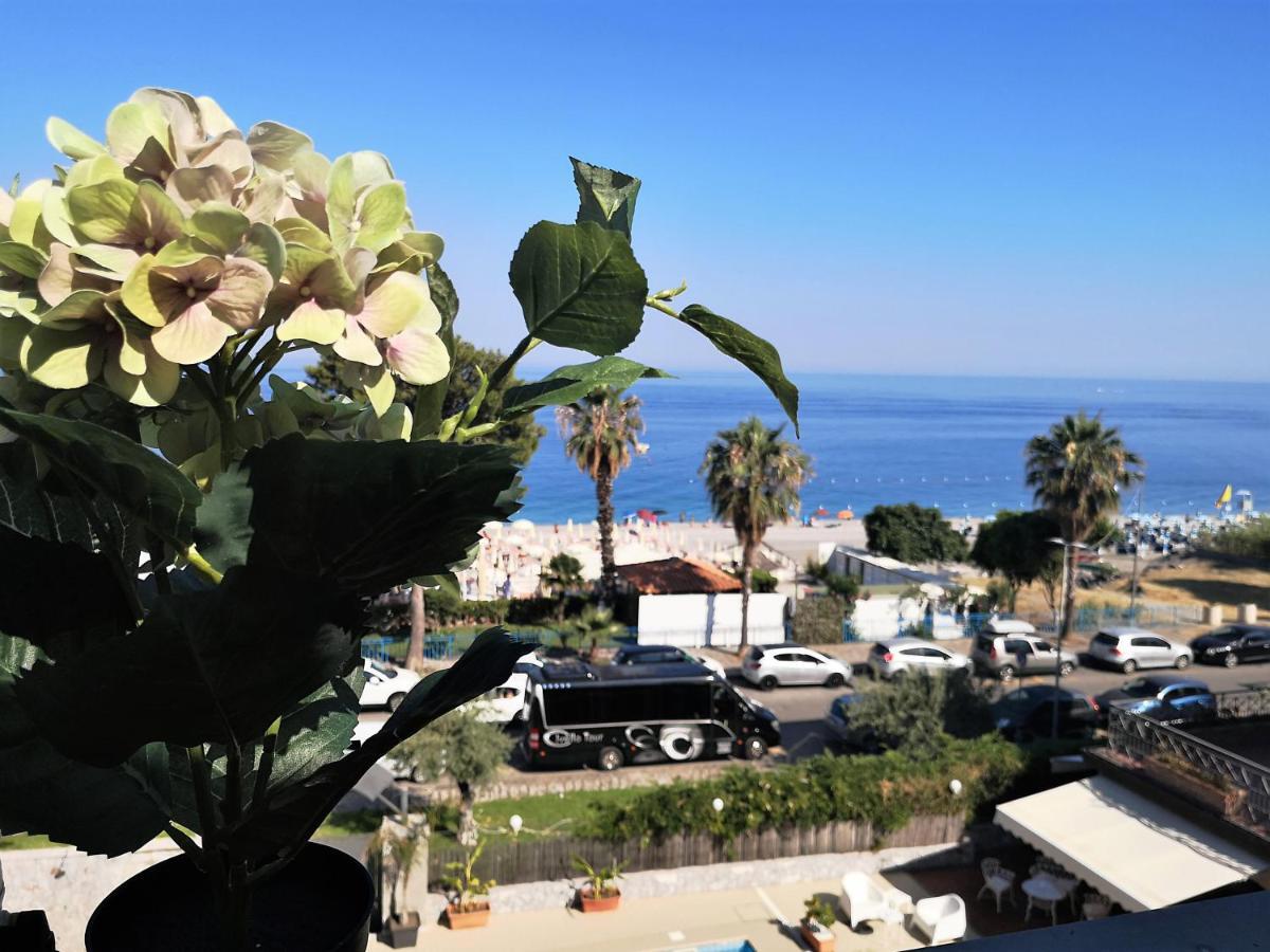 Taormina By The Sea Apartment มาซเซโอ ภายนอก รูปภาพ